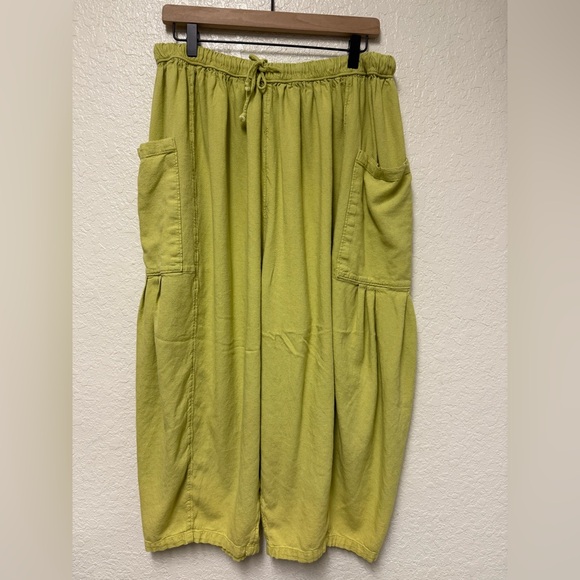 FREE PEOPLE Quinn Culottes In Fava Bean Size Large - Picture 2 of 16